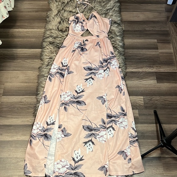 Long Maxi Dress With a Slit - Picture 5 of 5